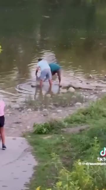 INDIAN MIGRANT: "I pay taxes so I will throw garbage on the road... I will dirty it anytime"