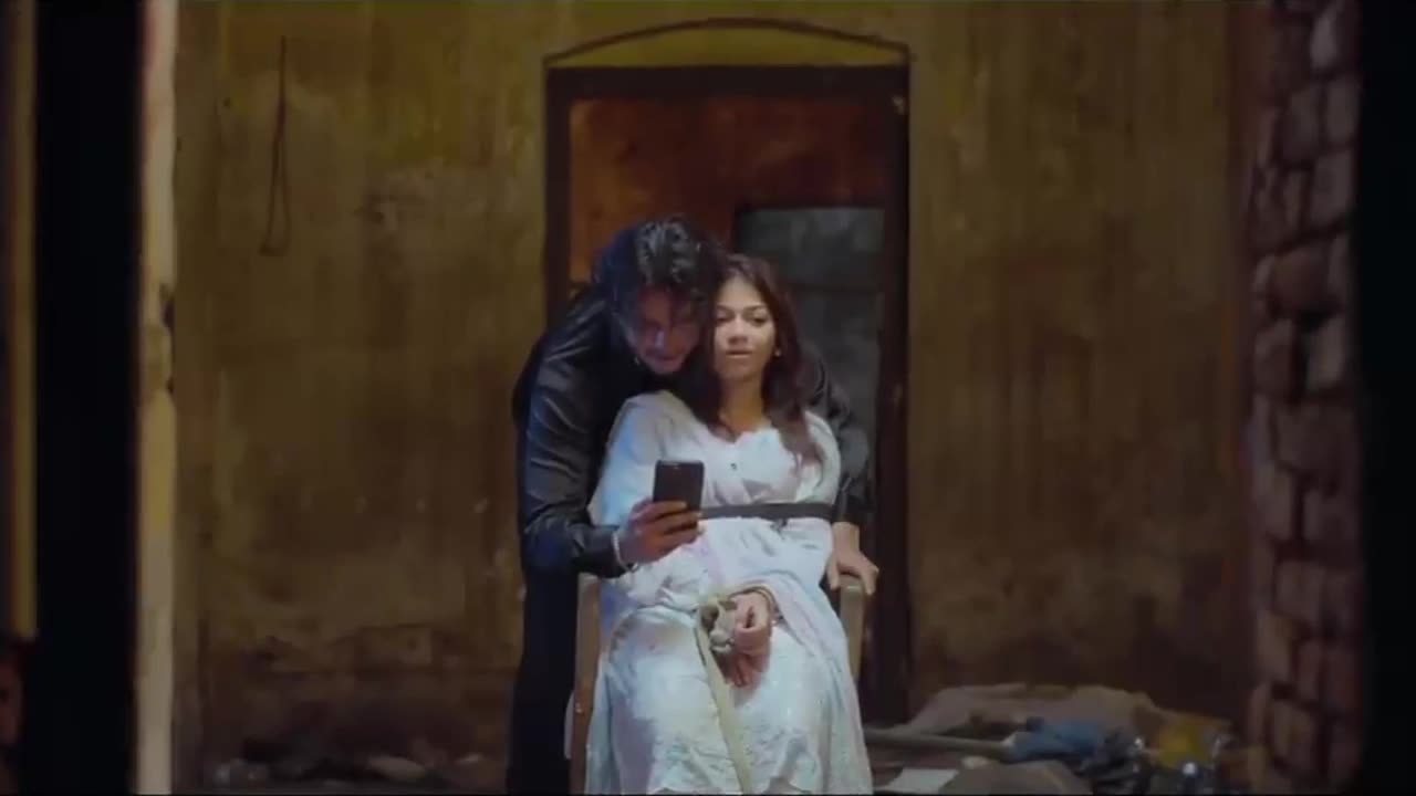 Third Person থার্ড পারসন