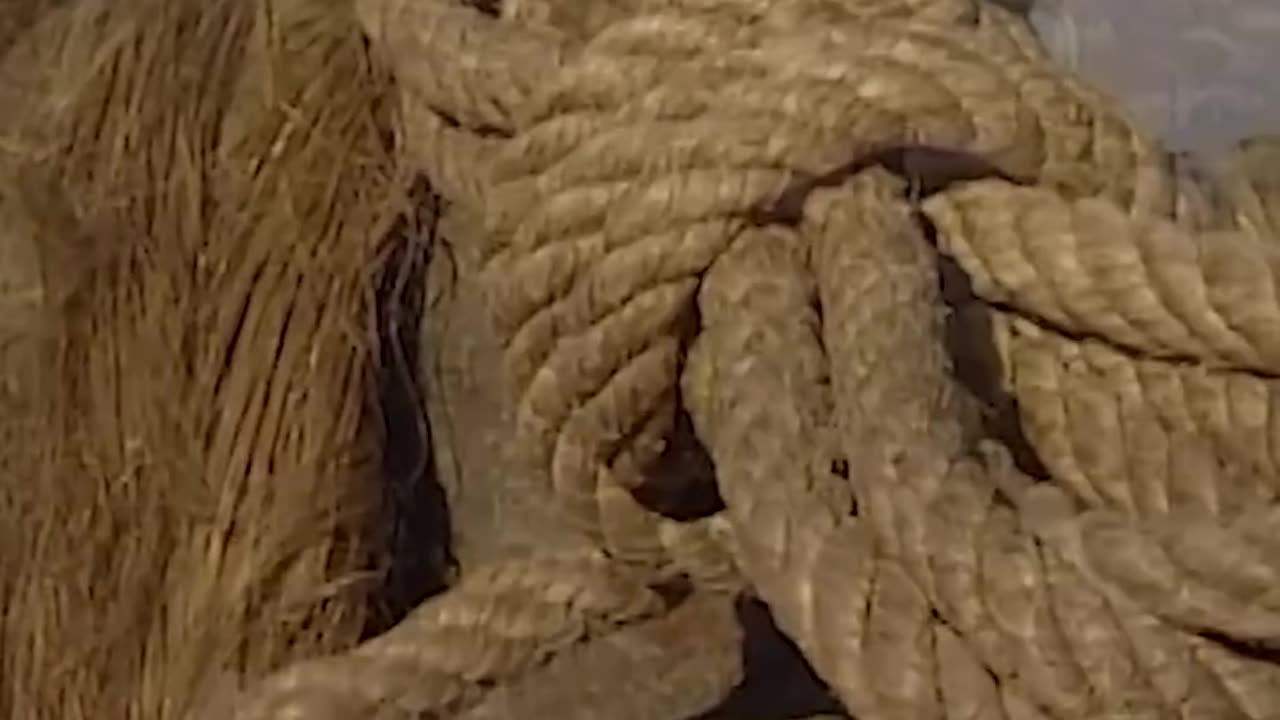 Craft of spinning and braiding hemp fibers