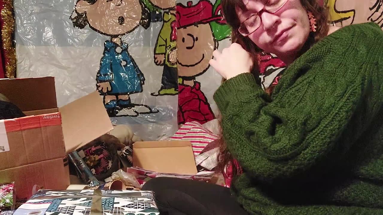 Vlogmas Day 15: Baking and Wrapping