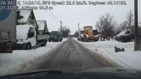 Tarcalon a kamionos áramot vezetett az úttestre, hogy agyon üsse az áram a gyerekeket!!