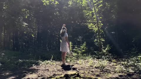 Child of the sun in the forest, how not to be left alone