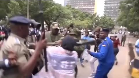 Kenyan Gen Z fighting off Antiriot police