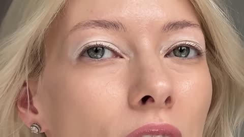Soft Glam Tutorial - Spring Blue & Pink Smokey Eye P18