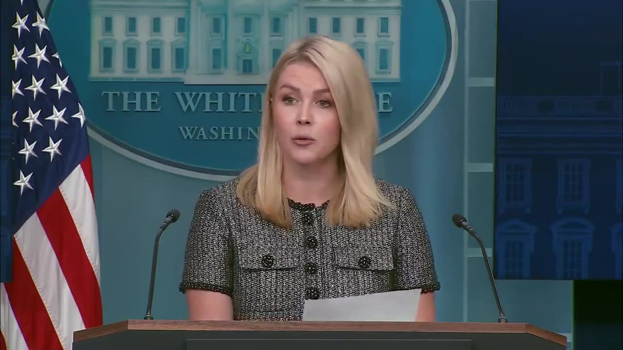 🚨🔥KAROLINE LEAVITT: "All foreign nationals must register with the federal government.