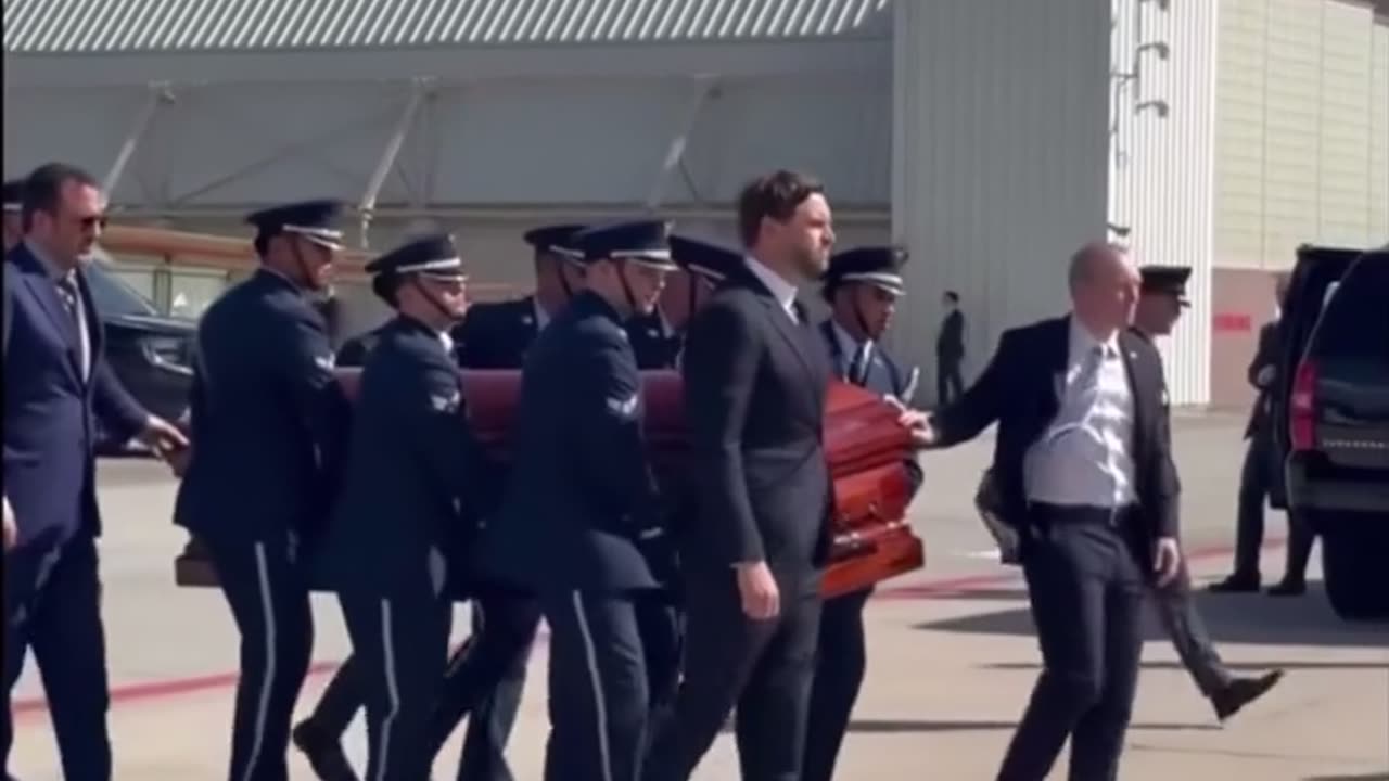 🤣🤖 How NOT to Walk Like a Vice-President! | FunFM
