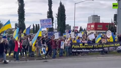 ✊🇺🇦 Ukraine Russia War | Pro-Ukrainian Demonstration in Alaska Ahead of Putin-Trump Meeting | RCF