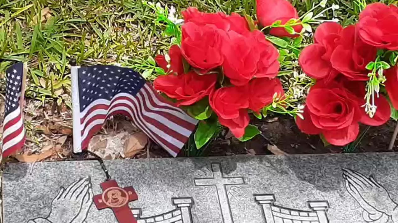 FAMOUS GRAVES - VOL. 475: DINO CONNER