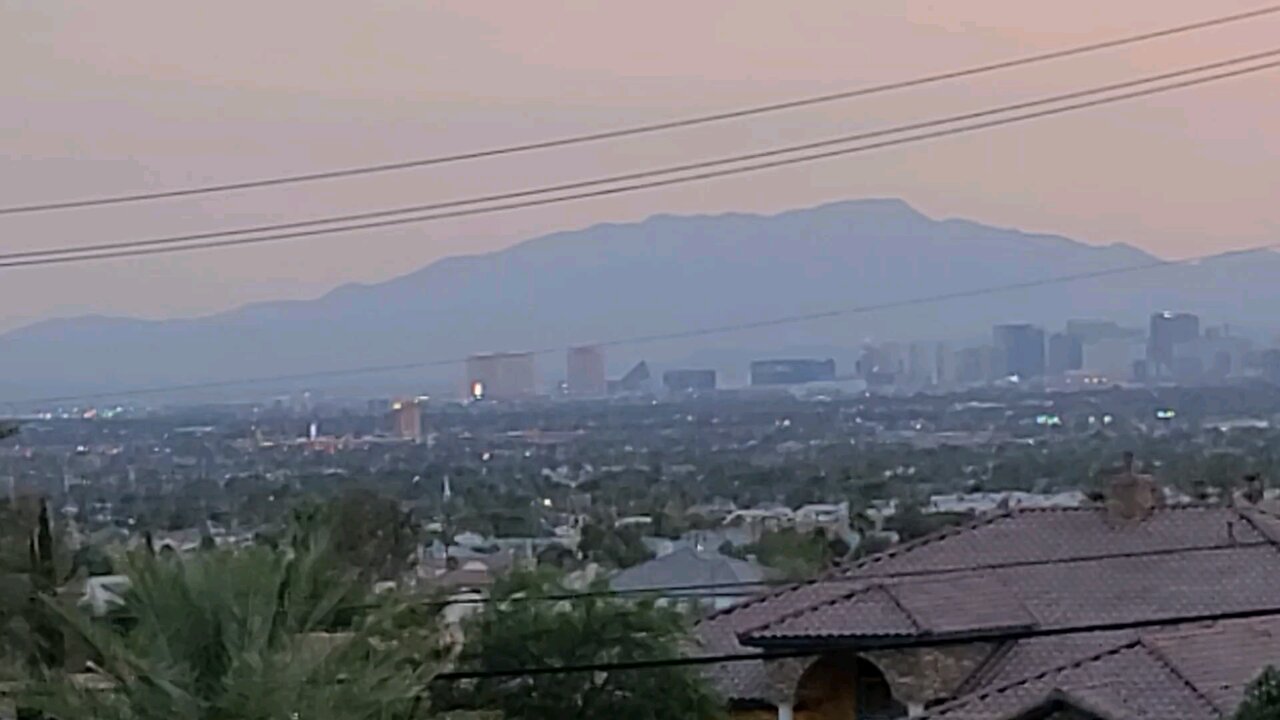 Did you SEE tonight's HAZY Las Vegas sunset? Check THIS out! 07.16.2025 #follow #lasvegas #gaming