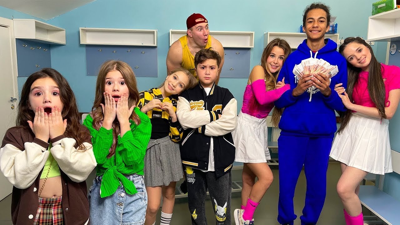 New RICH SCHOOLBOY 🤑 on campus! Will he bribe all the teenagers? | Episode 19