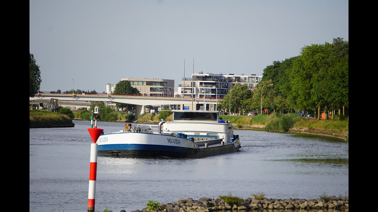 2025 Belgium: Binnenvaartschip Mi Vida in Deinze
