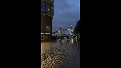 London Lights: The Charm of the City at Night 🌉🇬🇧"
