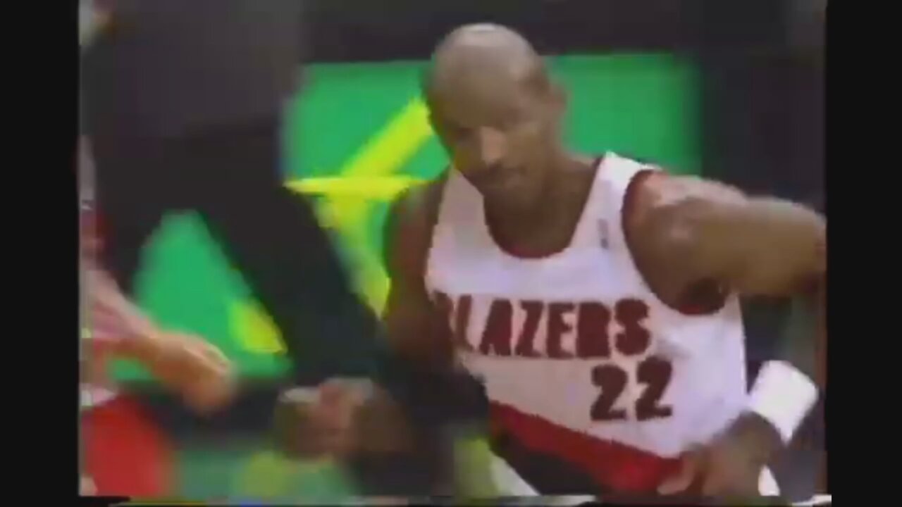 Clyde Drexler 15 Points 7 Ast Vs. Bulls, 1994-95.