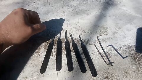 lockpick tool types