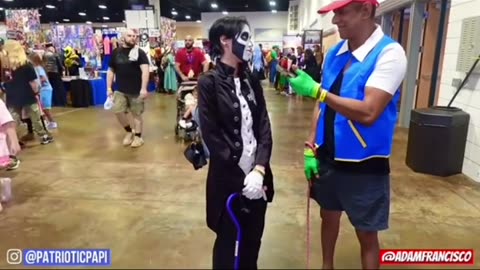 Cosplay says some outrageous things at comic-con Tampa Bay