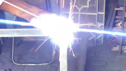 How Expert workers Mass-Produce Iron Frames for Banners!
