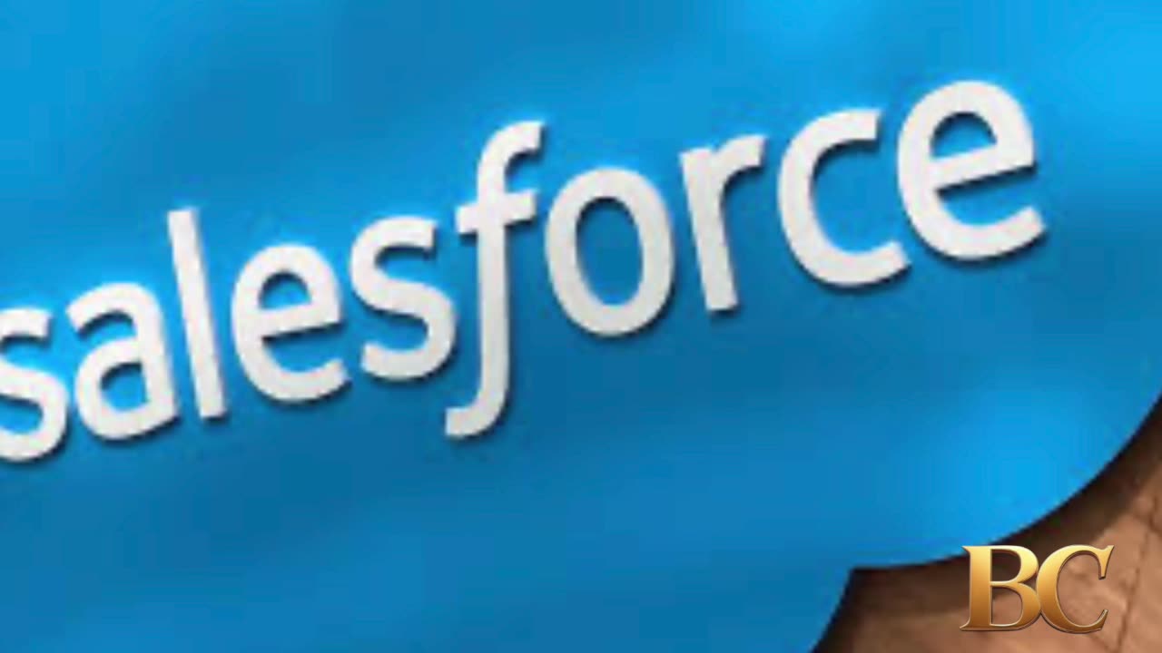 Salesforce beats on earnings, issues better-than-expected revenue forecast