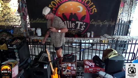 LIVE Music Everyday!