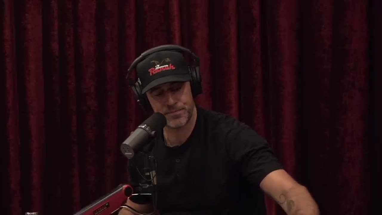 The Joe Rogan Experience | Aaron Rodgers (2325)