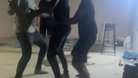 Boys_dance_funny