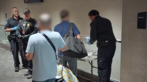 Przemytnicy: na lotnisku (5/8) film dokumentalny LEKTOR PL