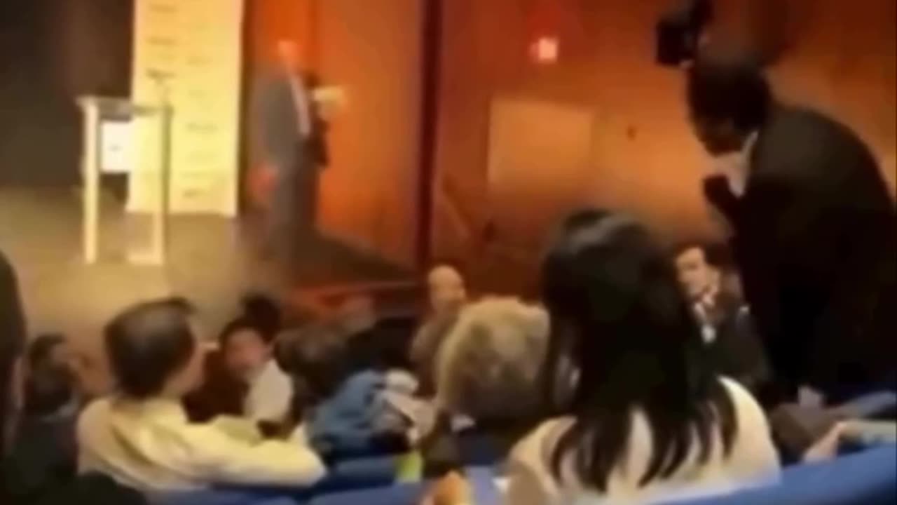 American activist called out the American government's anti-Chinese propaganda and rhetoric.