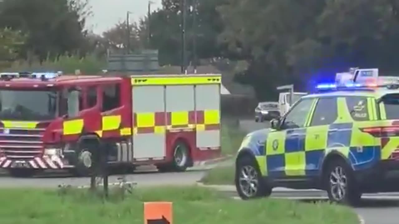 🏴󠁧󠁢󠁥󠁮󠁧󠁿 Meanwhile in England