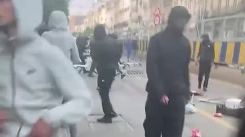 🚨🇧🇪 BREAKING NEWS Migrant gangs riot in Brussels. Migrants continue to destroy the entire city.