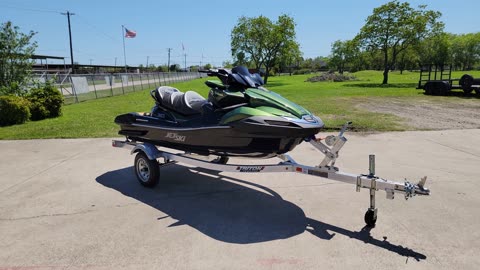 2024 KAWSAKI ULTRA 310 LX JET-SKI WALK-AROUND