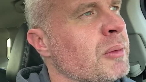 What are your eyes telling you? 👑