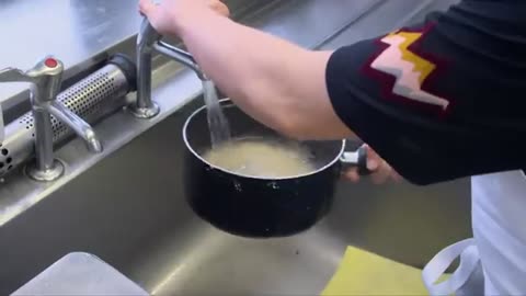 Amazing: How you've been cooking rice WRONG your entire life - BBC
