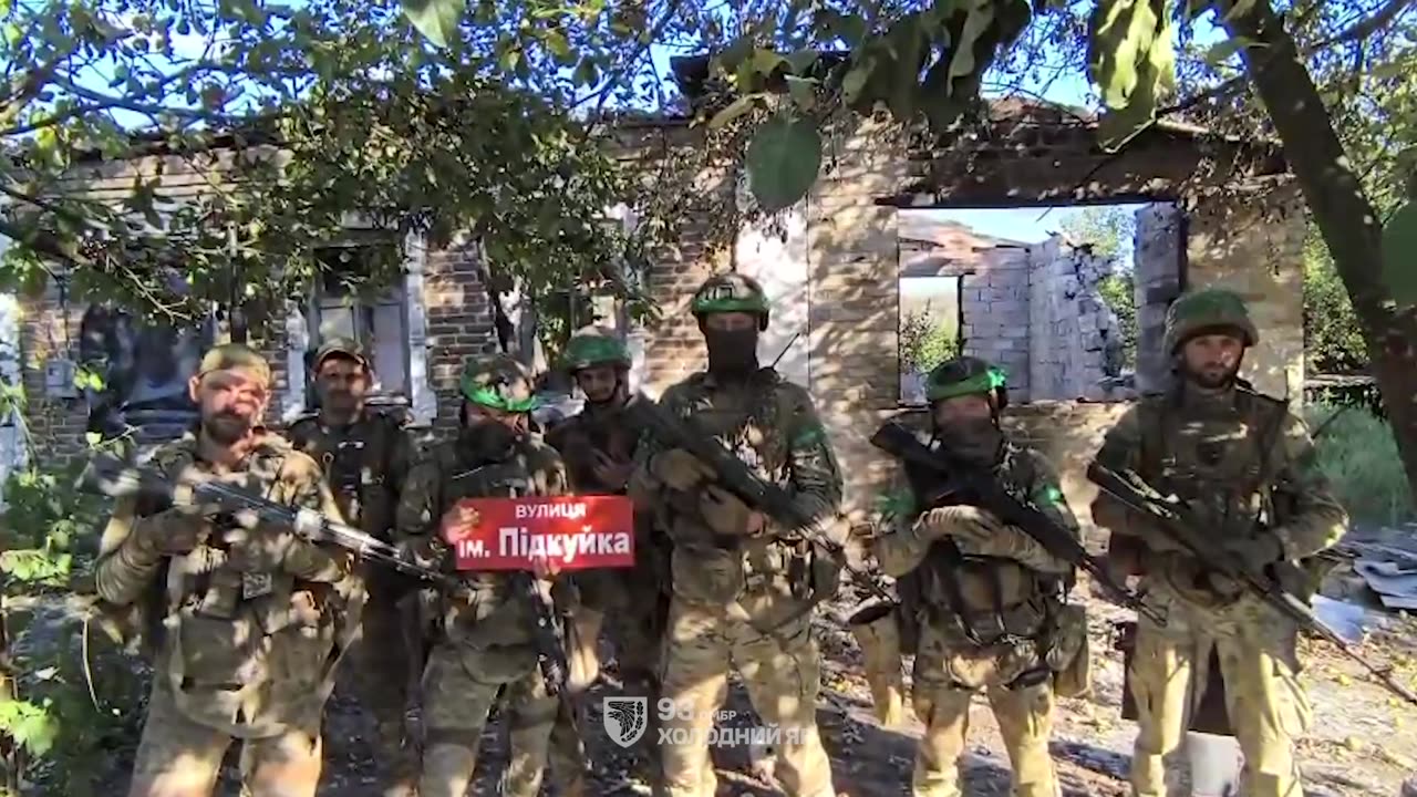 Ukrainian Recon Unit Enters the Basically Undefended Villages of Hruzke and Veseloe