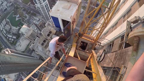 CAUGHT BY POLICE IN DUBAI CLIMBING 400M CRANE!