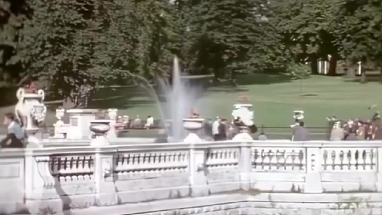 This is what the streets of London looked like in the 1960s