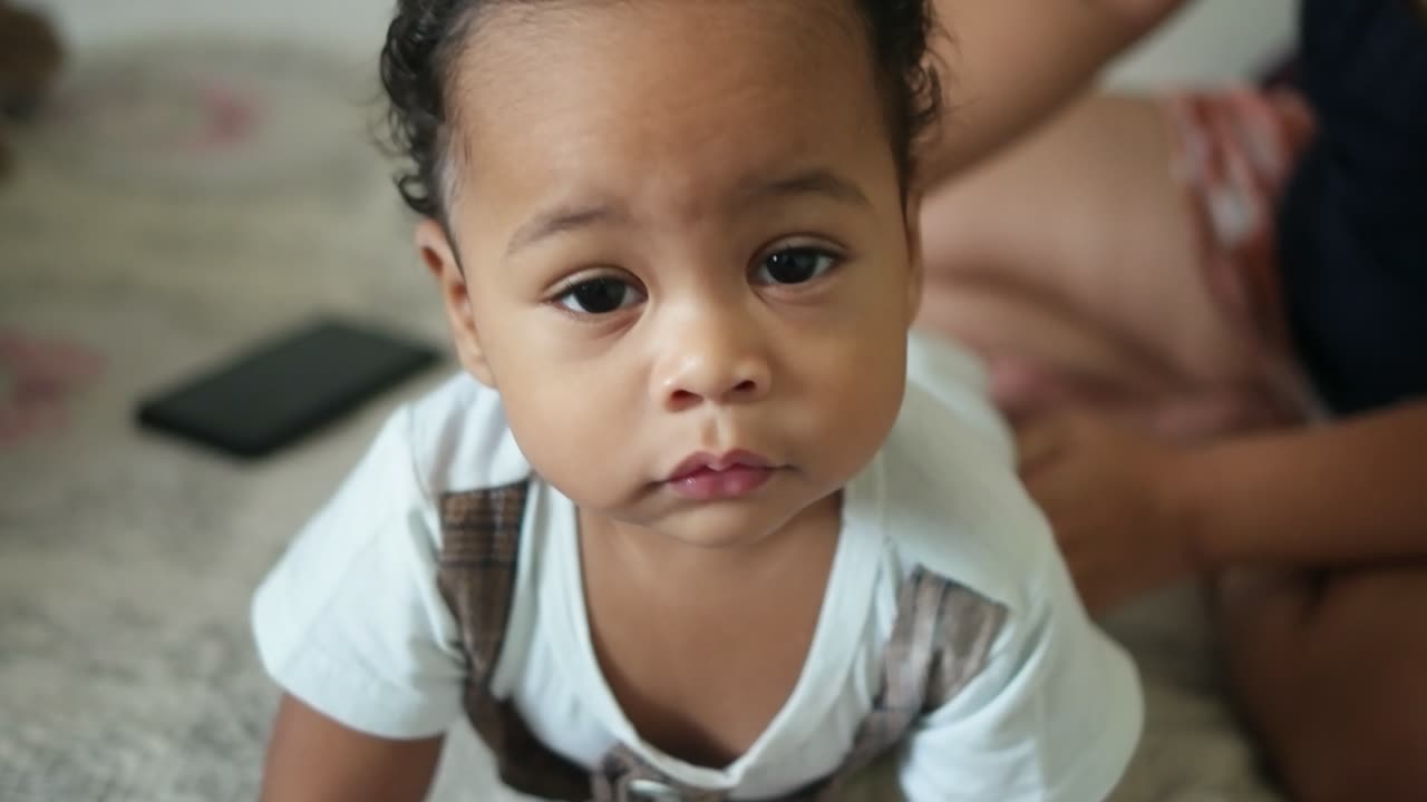 🇺🇸👶🏻🇵🇭HOW HARD IS IT TO TAKE A BABY'S PICTURE?