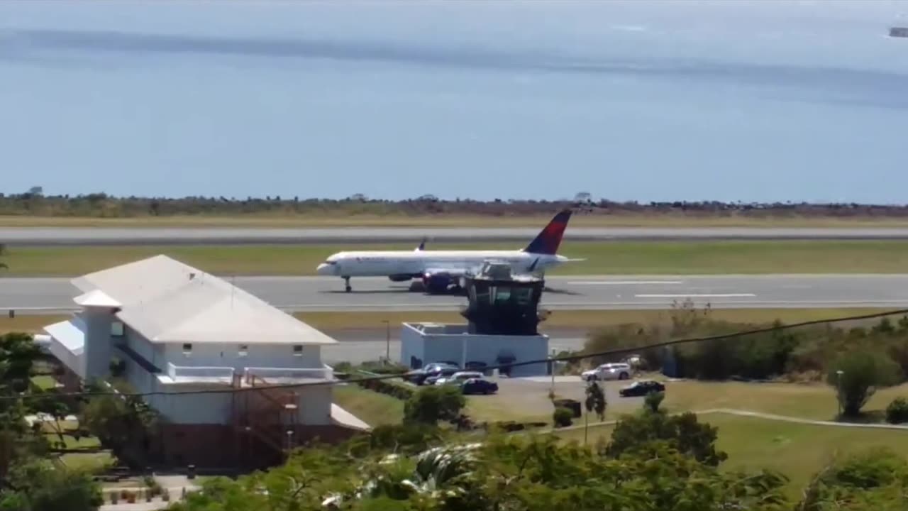 JET AIRLINER ST THOMAS