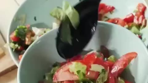 DO YOU KNOW WHAT HAPPENS WHEN YOU DROP ROSEMARY LEAVES INTO A BOTTEL OF OLIVE OIL