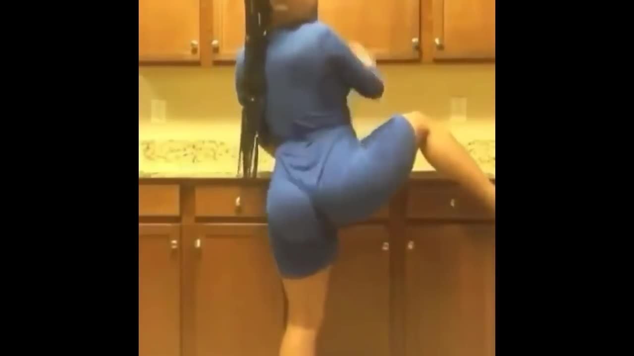 Top Babes Twerking Crazy