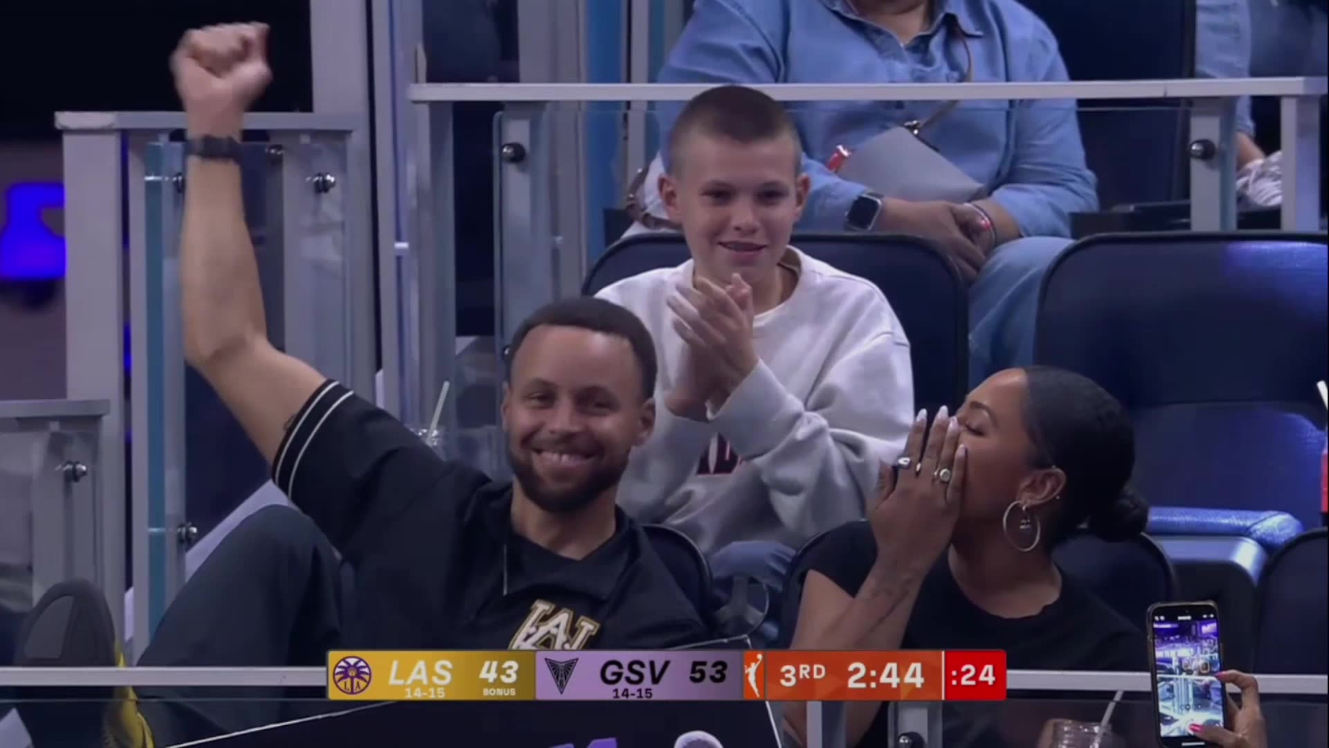 😂 Steph Curry LIT watching Cameron Brink at Golden State Valkyries vs LA Sparks | WNBA basketball