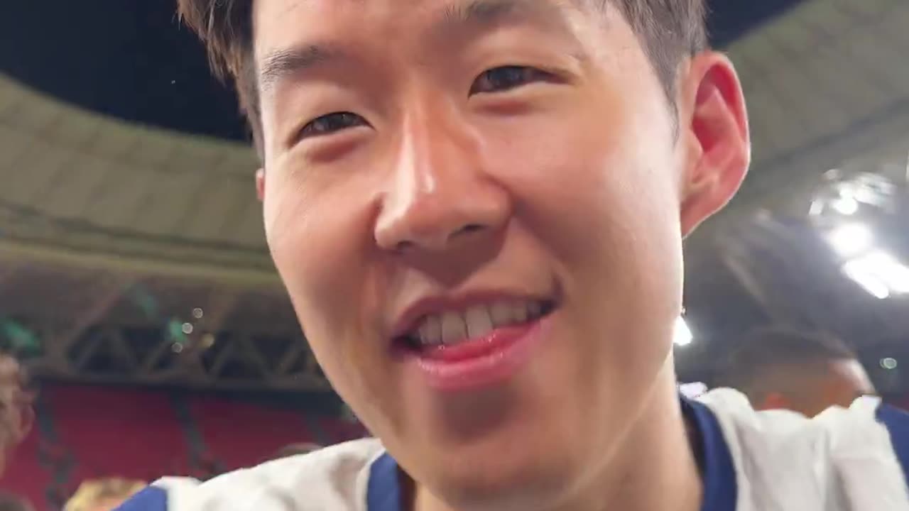 Heung-min cuts forehead during Europa League trophy celebrations, proudly shows off scar