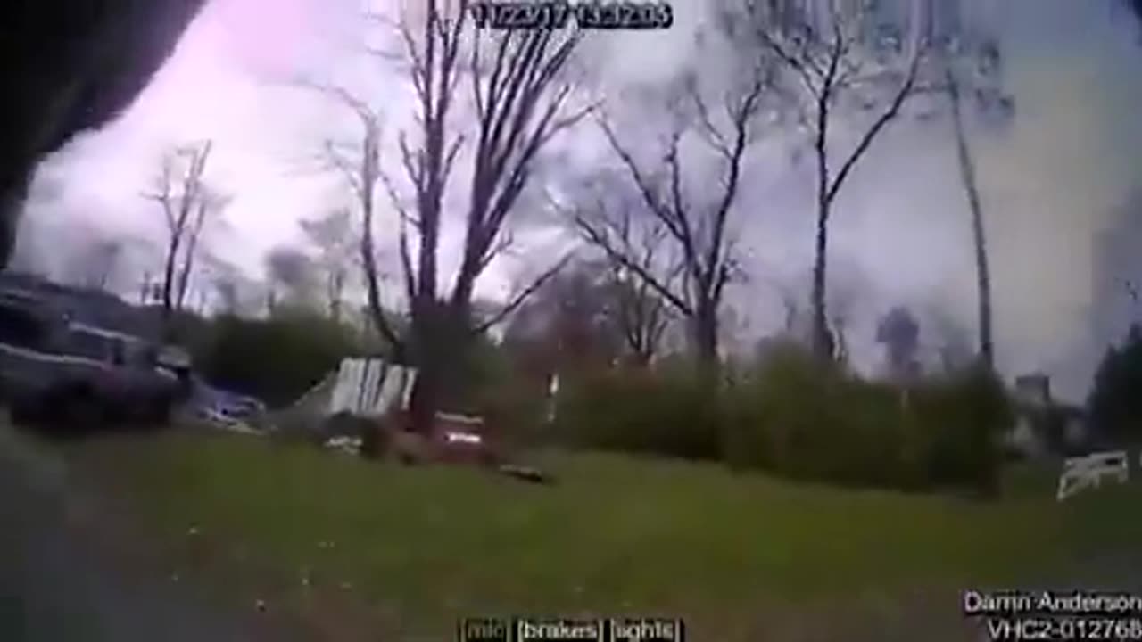 Cop tasers cop
