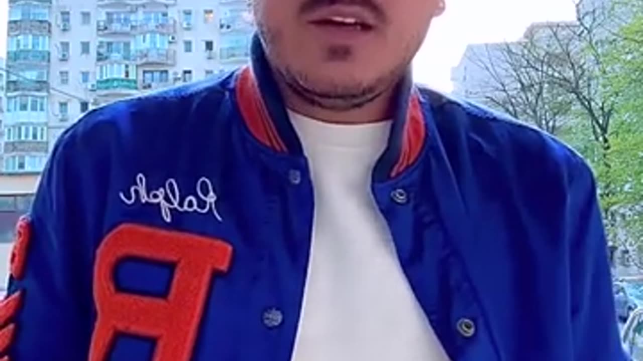 ZONE NEWS TV a publicat un scurt video cu titlul: „Tiktokerul Makaveli și-a anunțat demisia...”