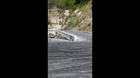 Racing car