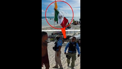 Denuncia discriminación porque le pidieron retirar bandera de México de una playa de Cancún