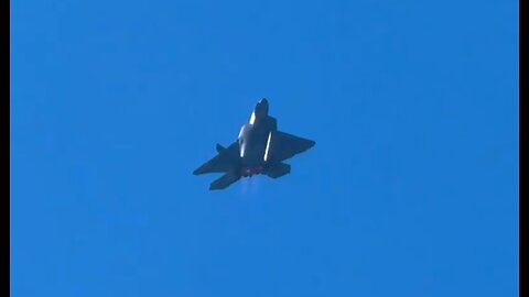 HOLY SH*T 🚨 Watch this EPIC Fighter Jet in New York right now. We are so back. Thank you Trump
