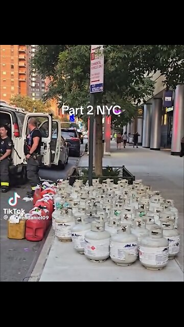 NEW YORK POLICE FOUND VEHICLE👮🚐🛢️🏢📸WITH FLAMABLE GAS TANKS IN NYC🚏🚐🛢️👮‍♂️💫