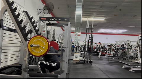 BACK SQUATS 150KG/330LBS for 4 Reps