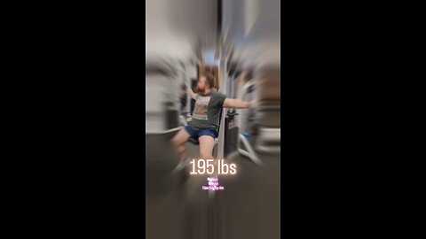 195lbs Pec Deck (Medium) #fitness #shorts #chest 💪