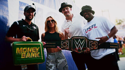 Carmella and Happy Corbin have a blast during WWE Day at USFL game @wwefree