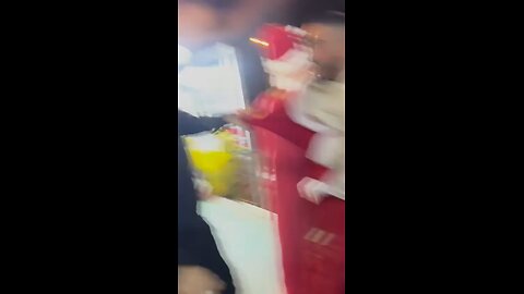 🎅 🇵🇸 🇮🇱 Israeli Police attack Christians celebrating Christmas in Haifa's Wadi Nisnas